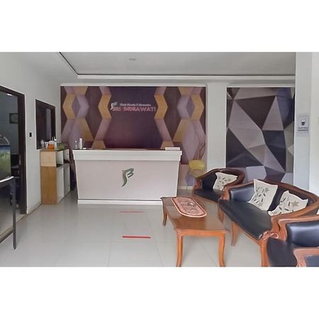 Hotel Sri Indrawati Puncak Mitra Reddoorz Богор Экстерьер фото