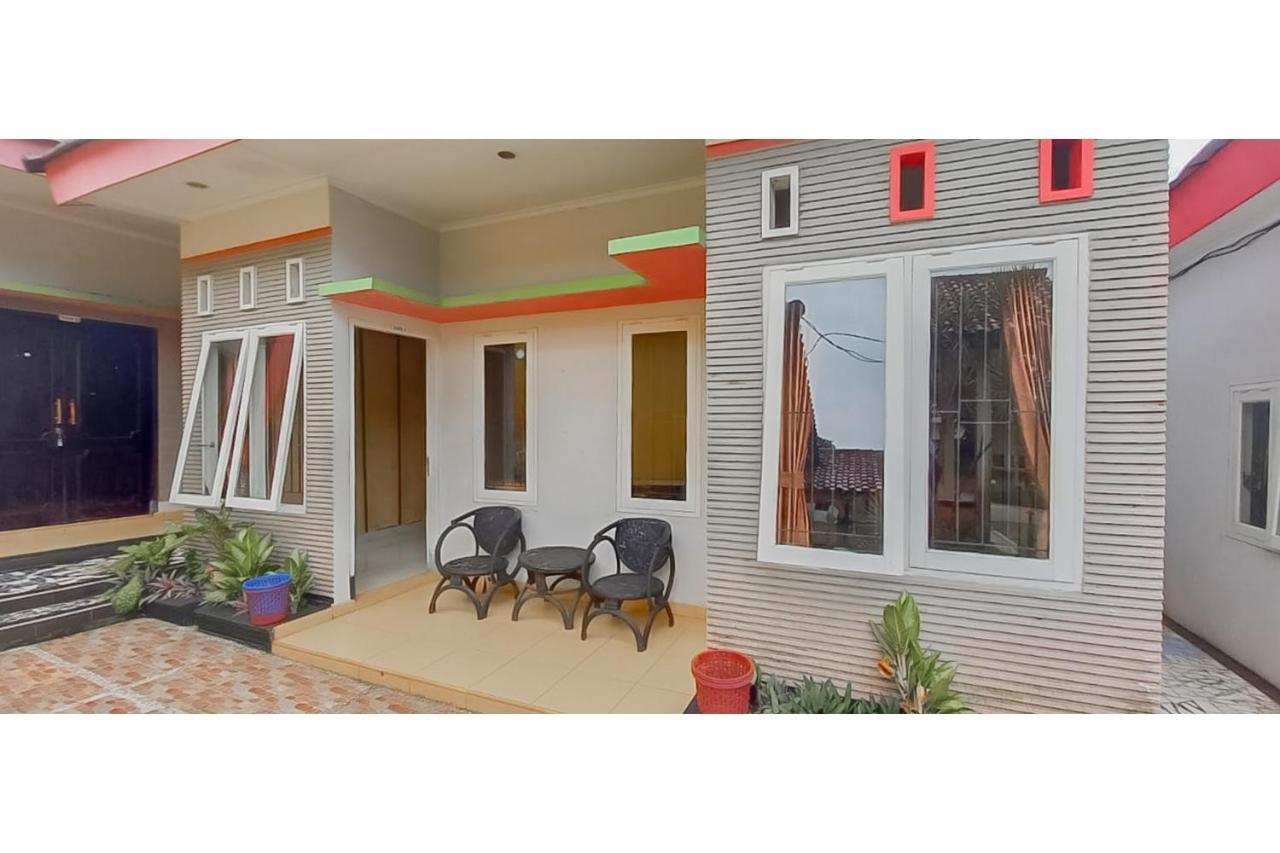 Hotel Sri Indrawati Puncak Mitra Reddoorz Богор Экстерьер фото